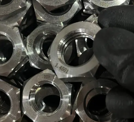 Thin hexagon nut