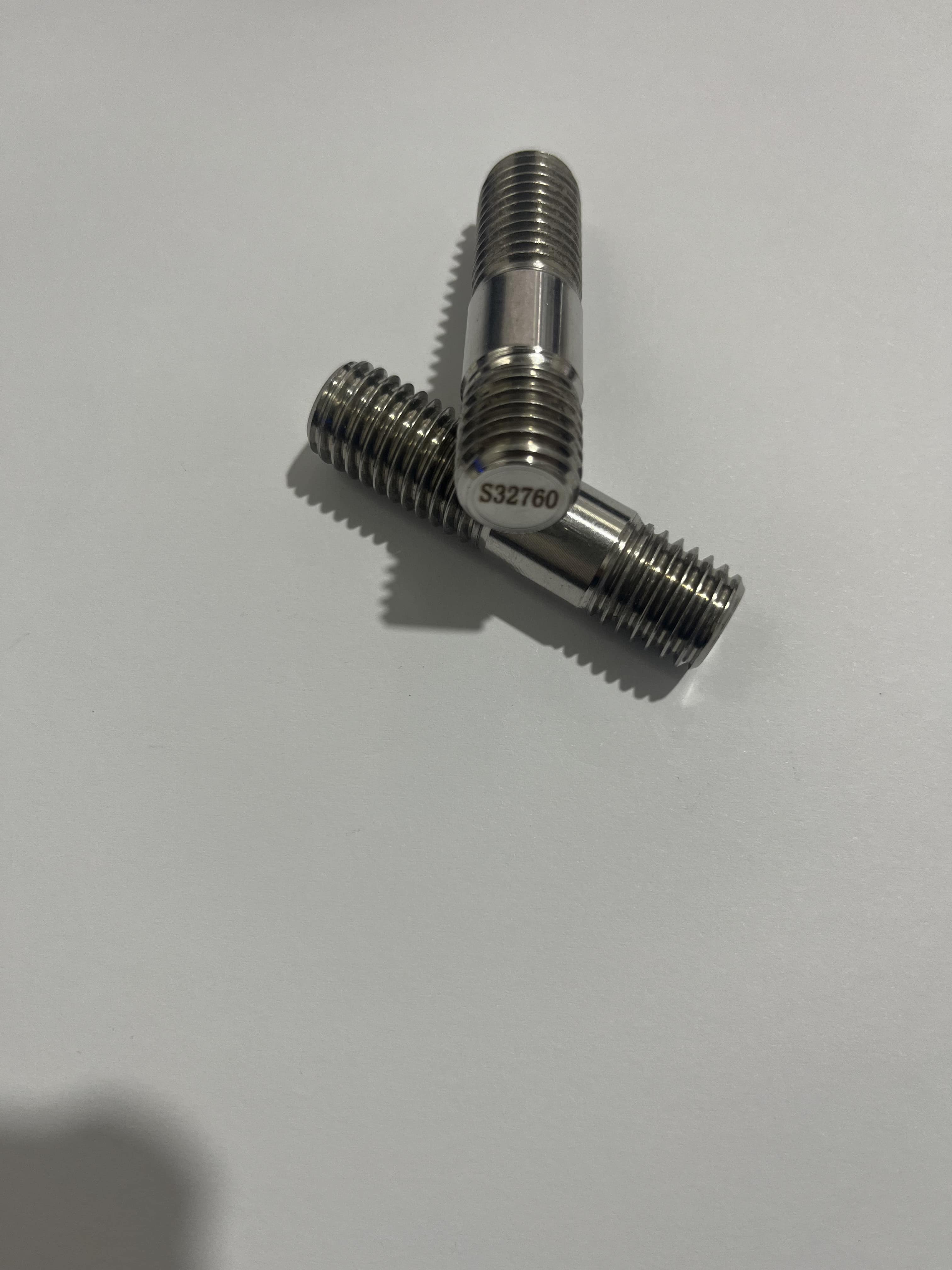 Double end stud bolt