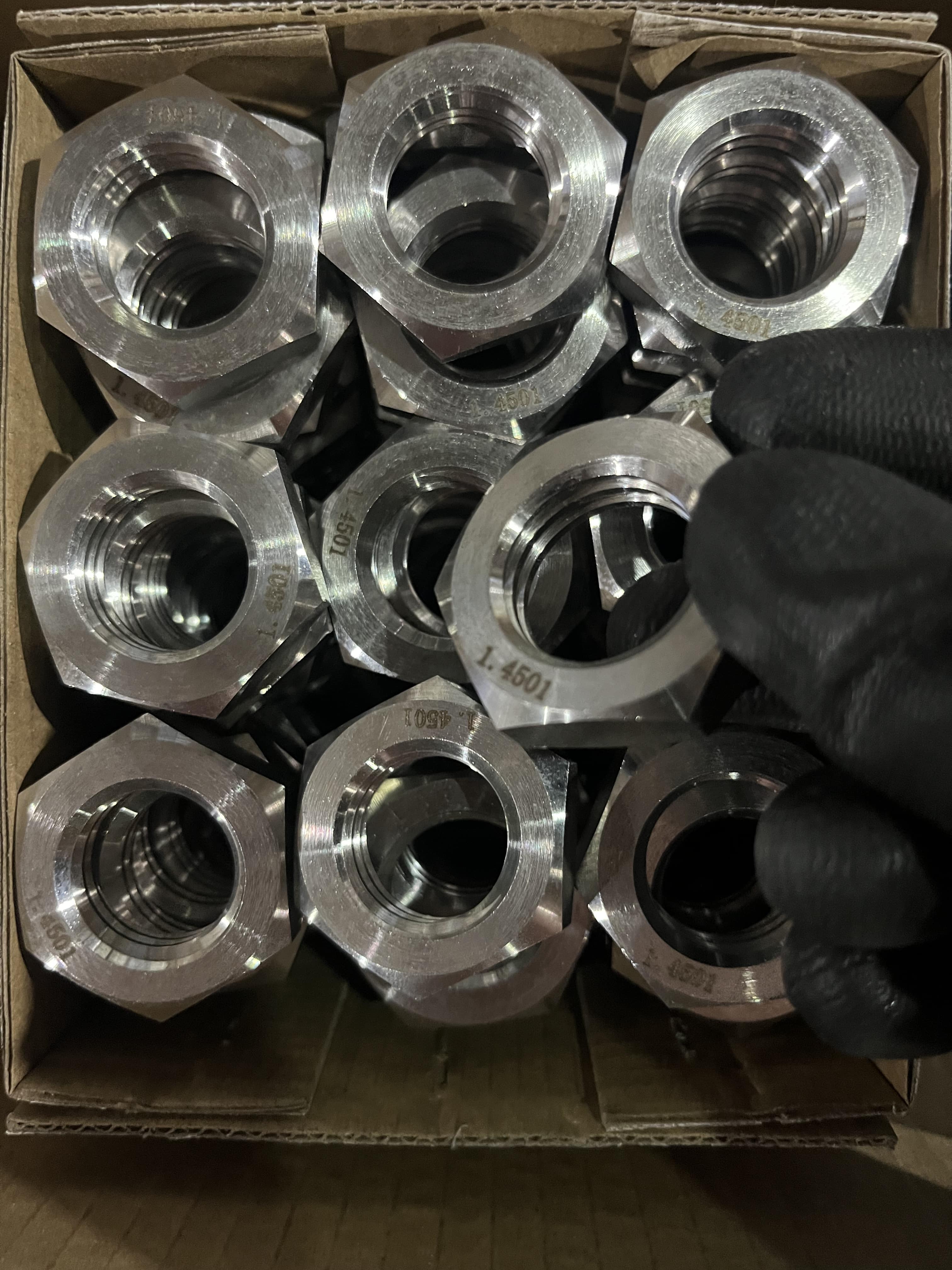 Thin hexagon nut